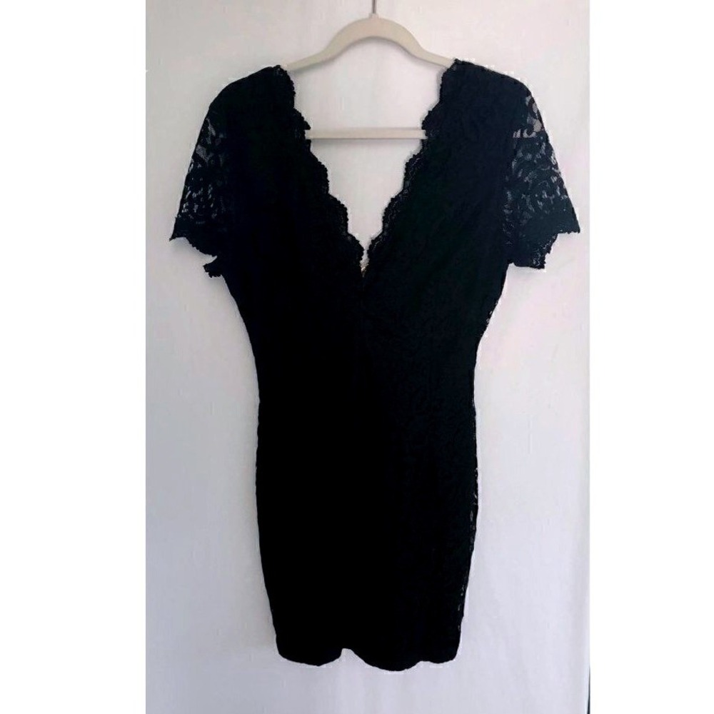 Tobi Black Floral Lace V-Neck Bodycon Mini Dress Gold Zipper Back Size Large